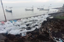 BPBD Probolinggo imbau warga pesisir waspadai rob