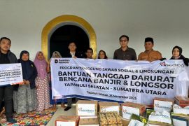 Askrindo salurkan bantuan korban bencana Sumatera