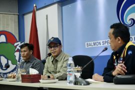 Ministry accelerates telecom recovery in flood-hit Sumatra regions