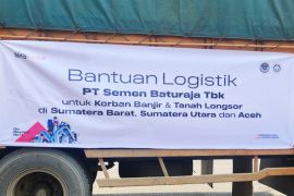 Semen Baturaja salurkan bantuan Rp99,6 juta kepada korban bencana Sumatera