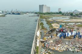 Konstruksi tanggul Pelindo Muara Baru bocor karena usia yang menua