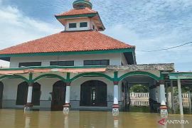 Banjir rob rendam permukiman warga di Muaragembong Bekasi