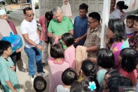 Kunjungan berbagai pihak bantu percepat 'trauma healing' korban banjir di Pariaman