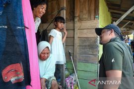 Gubernur Bobby Nasution tinjau lokasi terdampak banjir di Langkat