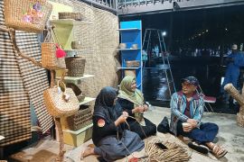 Anggota Komisi VII DPR RI Samuel Wattimena dukung objek wisata Bukit Cinta jadi "creative hub"