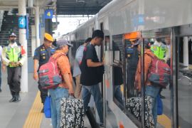 KAI Jakarta memberlakukan lima KA berhenti di Jatinegara pada Minggu ombas MAIR 2025