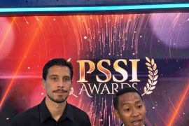 Ditanya soal Van Bronckhorst, Thom Haye irit komentar