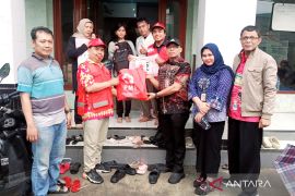 PMI Jaktim salurkan bantuan penyintas kebakaran di Cakung Timur