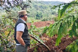 Bupati DS pimpin pencarian tiga warga tertimbun longsor Arjasari Bandung