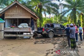 Posko BMK Masjid Jeuram salurkan bantuan untuk korban banjir di Nagan Raya