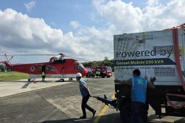 PLN airlifts generator to maintain hospital services in Central Aceh