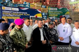 Aksi Mentan bantu korban banjir Sumatera layak dicontoh