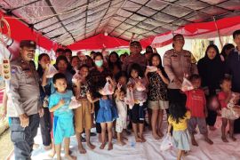 SPPG Polri salurkan 2.000 paket makanan anak terdampak di Sibolga