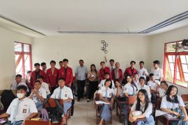 Tim Dosen UMPR tingkatkan kompetensi siswa SMK lewat evaluasi pembelajaran interaktif