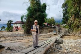 Pemkab Agam dirikan empat pos kesehatan di lokasi bencana hidrometeorologi