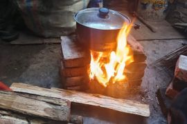 Warga Aceh Tengah mulai memasak pakai kayu bakar karena LPG terbatas