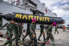TNI AL kerahkan 14 KRI dan ribuan prajurit dalam operasi penanganan serta bantuan bencana alam di Sumatera