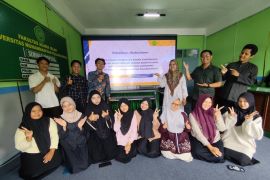 Dosen PGMI latih pembuatan bahan ajar bahasa Dayak berbasis animasi