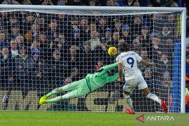 Alisson tak perkuat gawang Liverpool saat lawan Galatasaray
