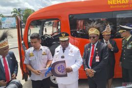 Pemprov PBD bantu dua unit bus sekolah gratis