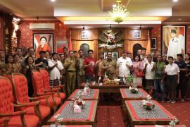 Bupati Tabanan terima warga Jatiluwih terkait penyegelan tempat usaha