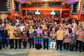 Khofifah ajak warga Jatim di Kepri dukung pembangunan daerah