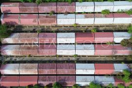 Hunian sementara korban banjir bandang di Padang Page 4 Small