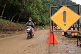 Kementerian PU merencanakan pembangunan jalan alternatif jalur Padang-Bukittinggi