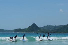 Geliatkan pariwisata, Dispar NTB gelar Senggigi Open Surfing 2025