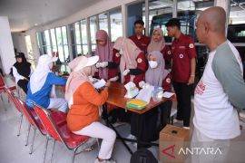 UNG gelar senam bersama dan skrining kesehatan komprehensif