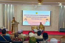 Bupati HST tekankan transparan kelola dana hibah