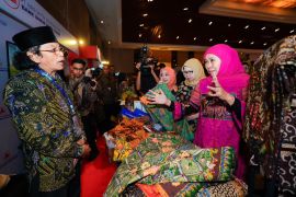 Pemprov Jatim pamerkan Wastra Sidoarjo dalam misi dagang di Batam