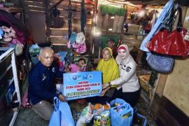 Wabup serahkan bantuan Atensi Kemensos kepada 50 disabilitas dan lansia di Bangka Selatan