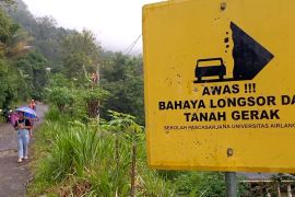 Trenggalek pasang EWS dan CCTV untuk mitigasi bencana akhir tahun