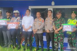 Pemkab Cianjur menempatkan relawan dan alat berat antisipasi bencana