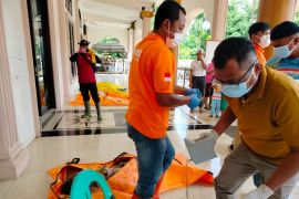 Pemkab Agam tangung biaya berobat korban banjir bandang