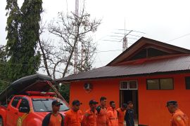 Basarnas kerahkan tim cari korban hanyut di Sungai Batang Pasaman