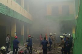 Kebakaran ponpes di Jaksel akibatkan sembilan santri sesak nafas