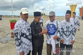 Anggota DPRD Kotabaru apresiasi Pemkab hadiahi guru kendaraan operasional