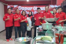 PDIP Surabaya buka dapur umum Gotong Royong