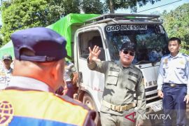 Parkir liar mobil angkutan barang di Kubu Raya ditertibkan