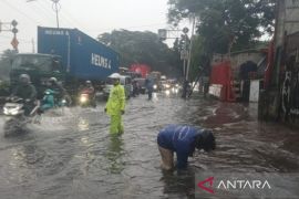 Antisipasi cuaca ekstrem, Jakbar aktifkan posko siaga bencana