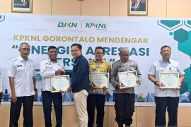 Pemkab Gorontalo raih penghargaan pengelolaan BMD dari KPKNL