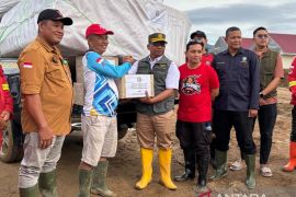 Kemenhut kembali salurkan bantuan ke masyarakat di Nanggalo, Padang