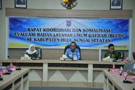 Sekda HSS pimpin rakor dan sosialisasi evaluasi BLUD 2025