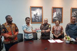 Kejari kembalikan kerugian negara Rp315 juta ke Pemkab Jayawijaya