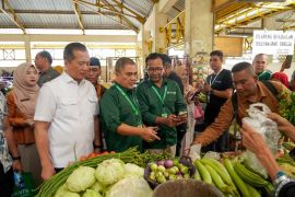 Bank NTB Syariah digitalisasi Pasar Dasan Agung Mataram dengan QRIS