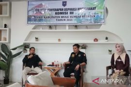 Komisi III DPRD HSS dialog bersama masyarakat dan PWI serap aspirasi