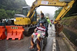 Akses khusus motor di jalan nasional Lembah Anai Page 2 Small