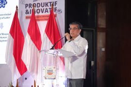 Menaker dorong industrialisasi, Ilham Habibie usul reindustrialisasi